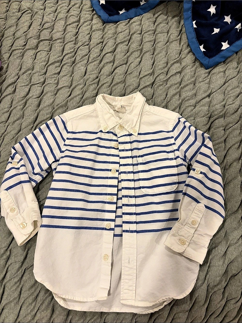 Gap boys Size 4 Blue & White Striped Button Down